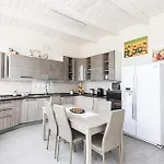 Ardith By Villa *