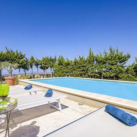 Villa Ardith By *
